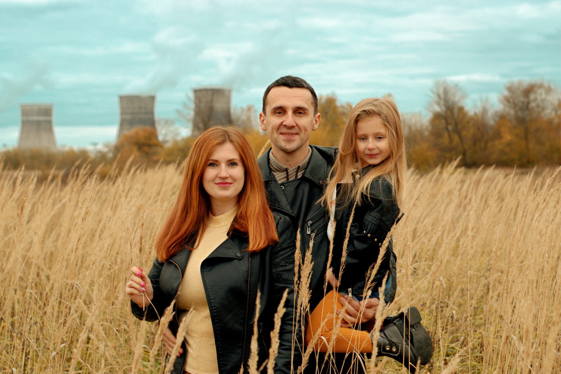 Dry,Tall,Grass,,Cold,Autumn,,Family,On,The,Background,Of